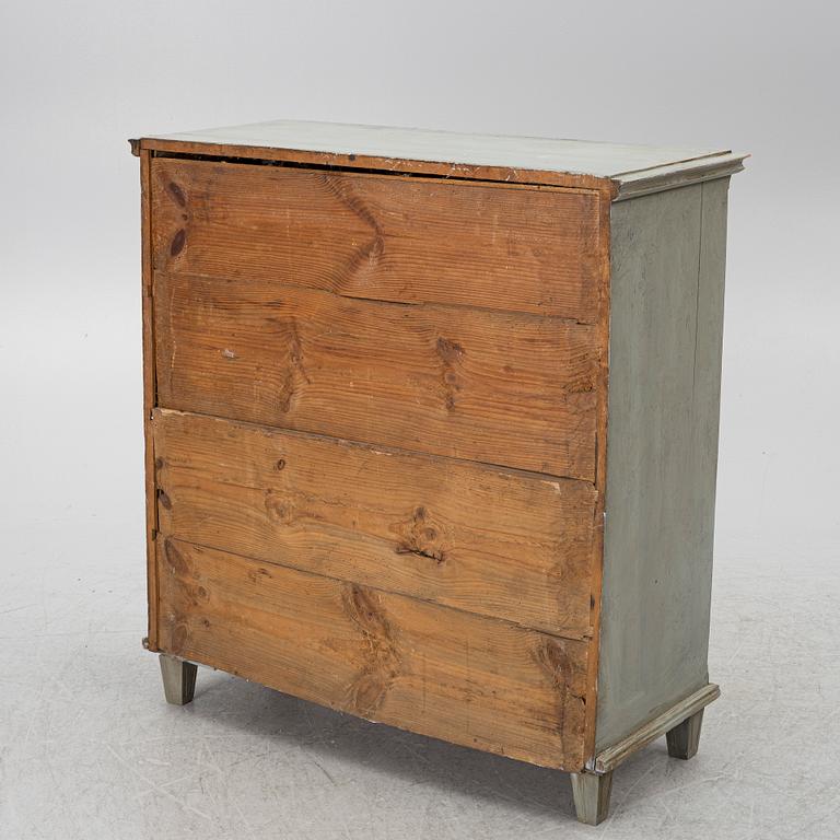 A chest of drawers, 19th century.