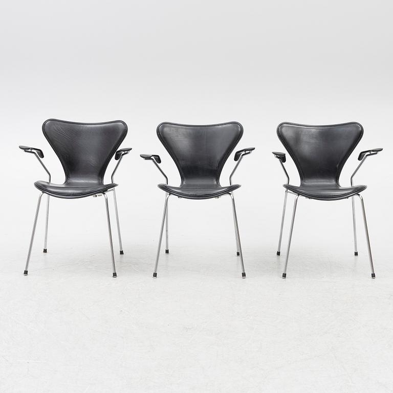 Arne Jacobsen, karmstolar, 3 st, modell 3207, "Sjuan", Fritz Hansen, Danmark.