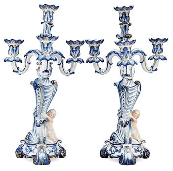 KANDELABRAR, ett par, porslin. Royal Copenhagen, omkring 1900.