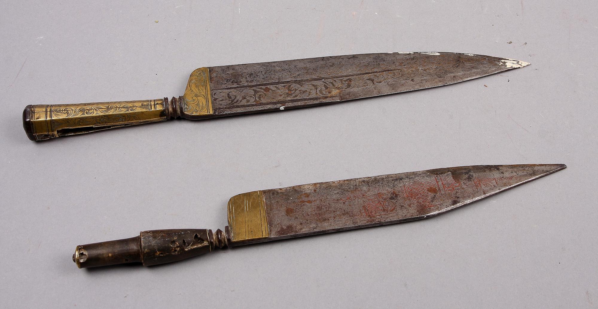 JAKTBAJONETTER, 2 st, Spanien 1700/1800-tal.