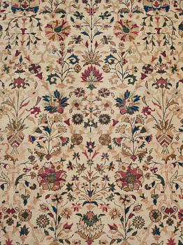 A CARPET, an antique/semi-antique Sivas/Sparta, ca 357-361 x 274-277 cm.