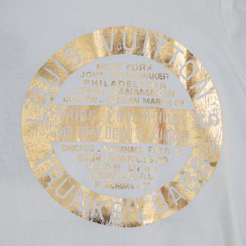 LOUIS VUITTON, T-shirt, size L.