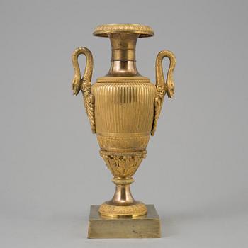 AN EMPIRE ORMOLU VASE, first half of the 19th century.