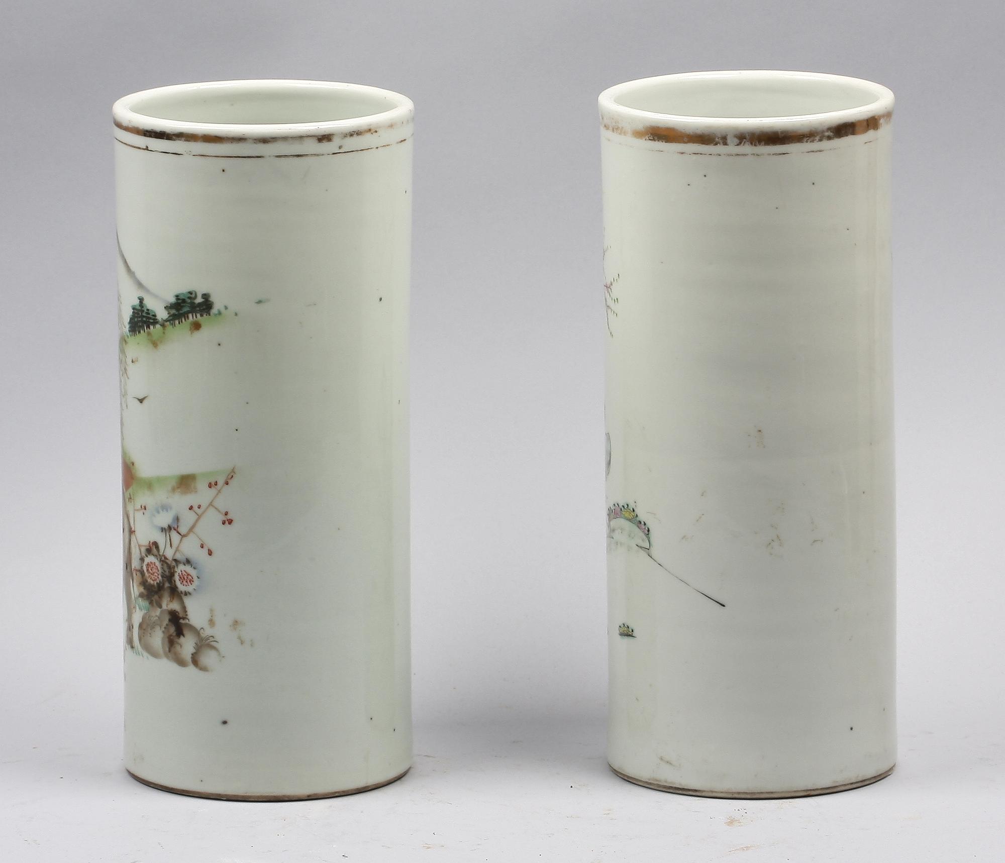 VASER, 2 st. Porslin, Kina.
