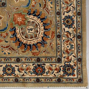 A carpet, Old Kashan, ca 421,4 x 322,5 cm.