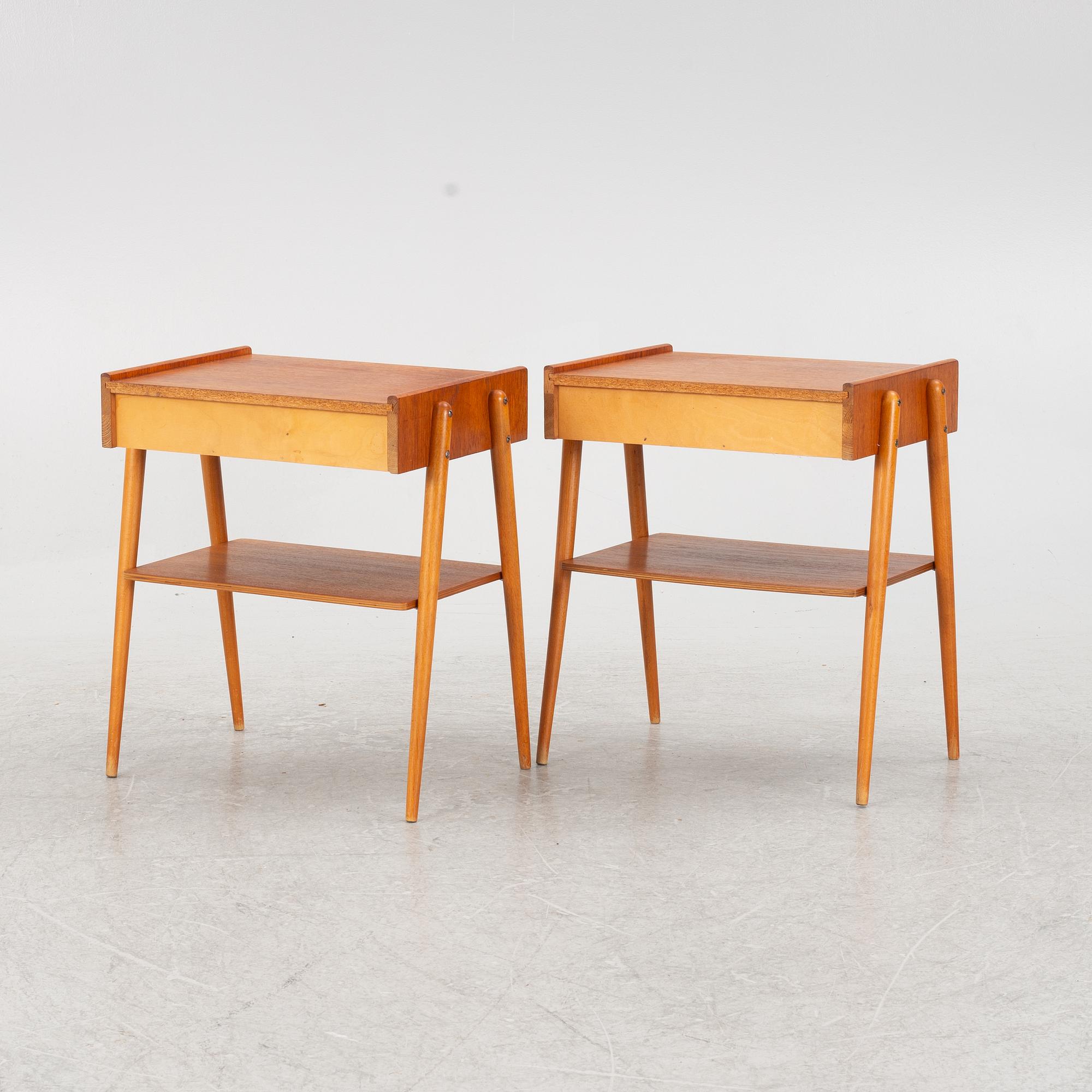 Sängbord ett par AB Carlström & Co möbelfabrik 1900-talets mitt.