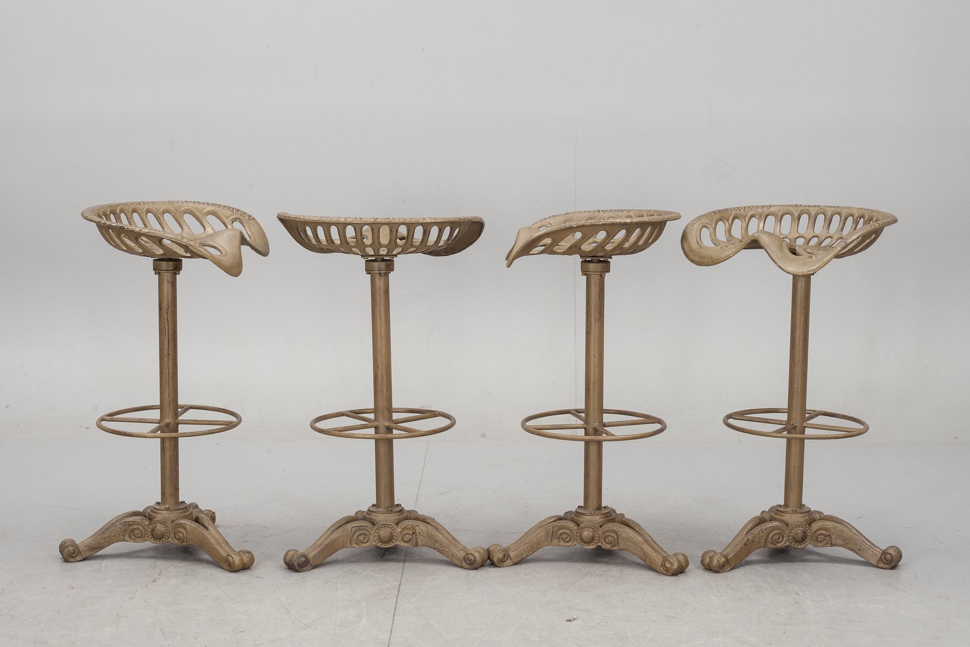 BARSTOLAR, 4 st. Gjutjärn. USA.