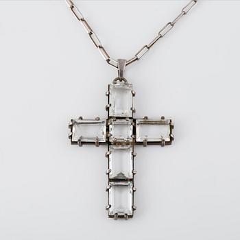 HÄNGE, silver med fasettslipad bergkristall, Håbes, Göteborg, 1939. Vikt 11,7 gram.