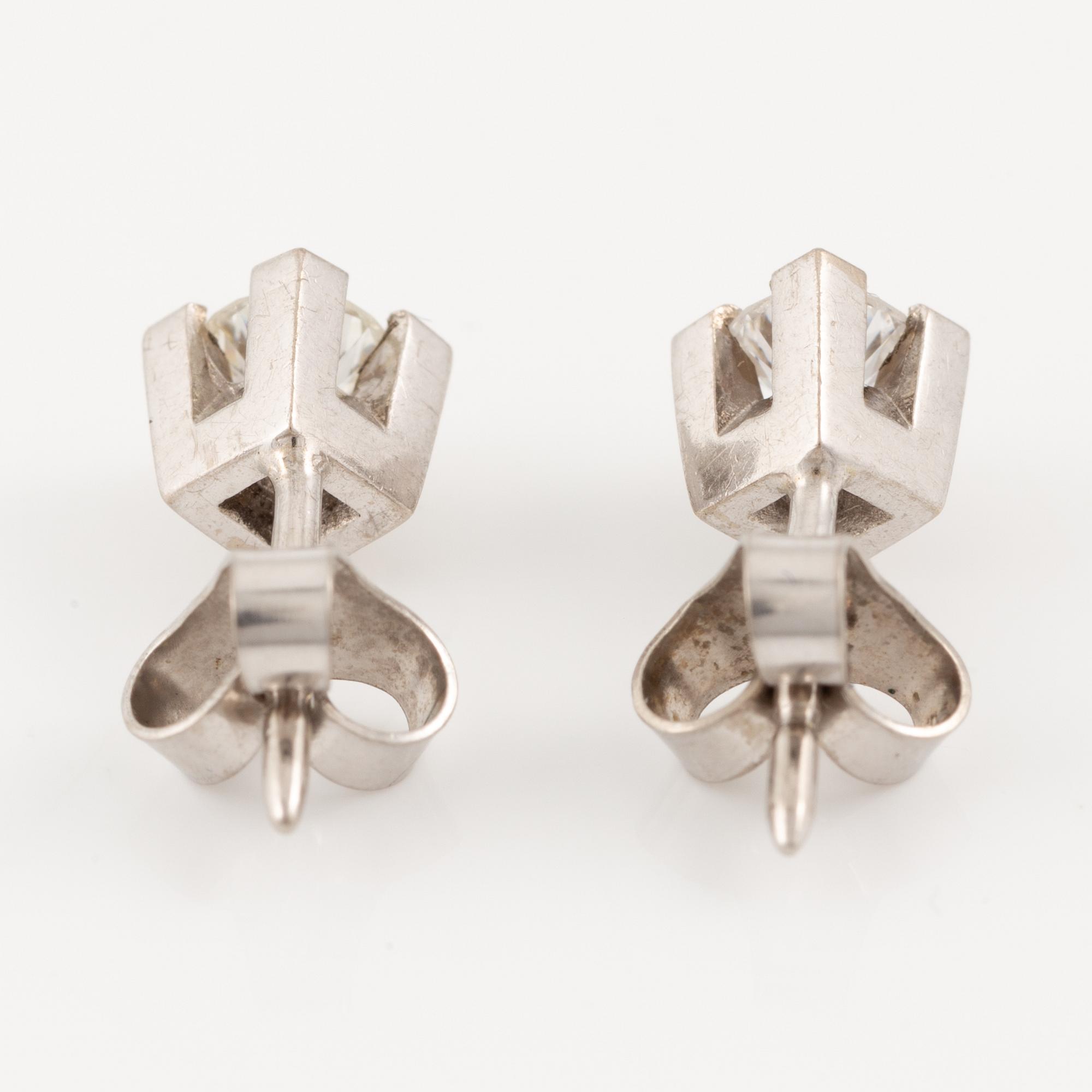 Earrings, a pair, 18K white gold with brilliant-cut diamonds.