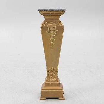 A Louis XV-style pedestal, around 1900.