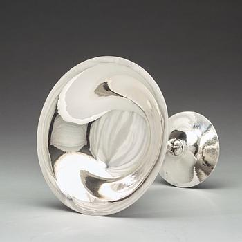 Georg Jensen, praktskål på fot, Köpenhamn 1925-32, sterling. Design nr 264 A,