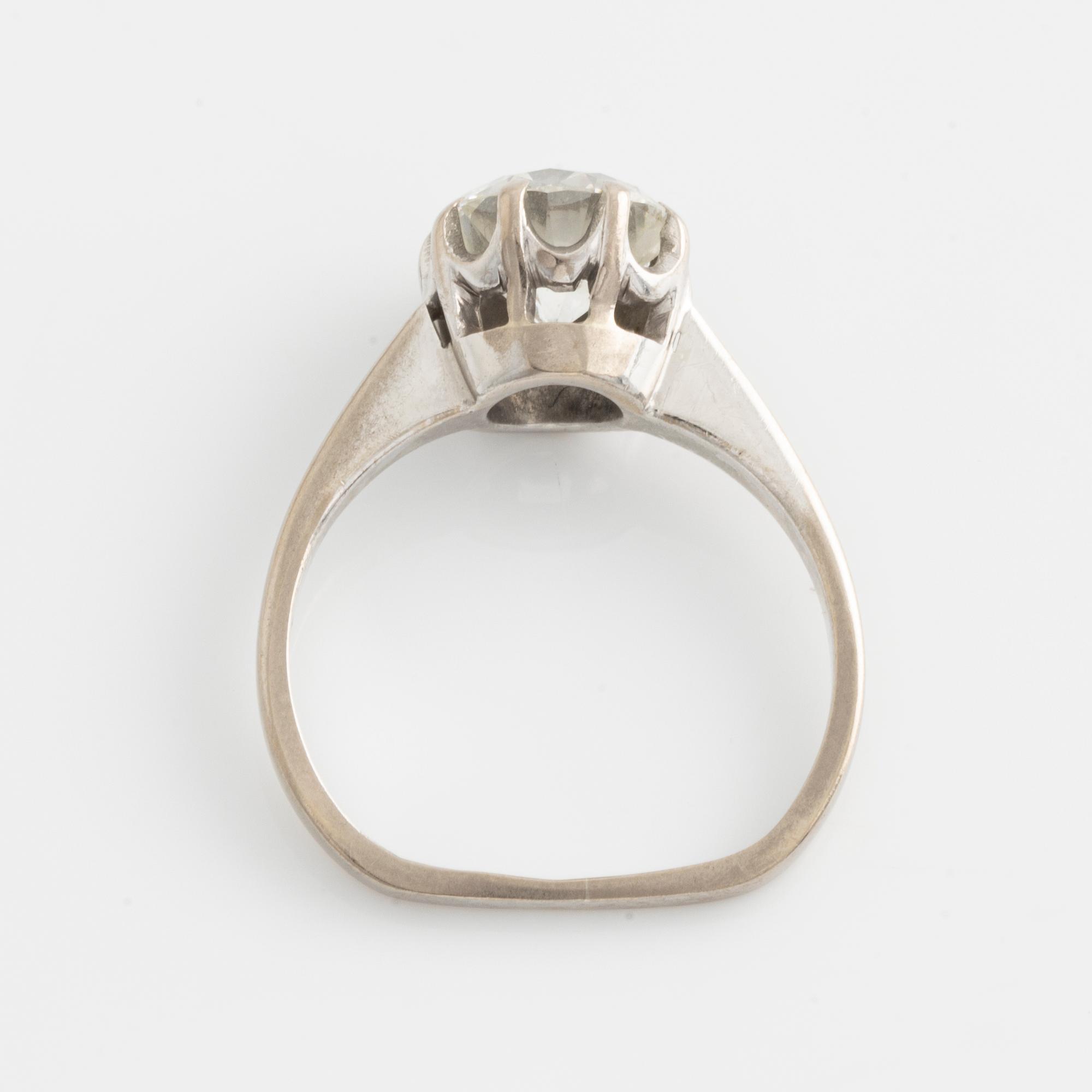 Ring, vitguld med briljantslipad diamant, Fahlström.