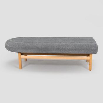 Jouni Leino, Bänk, "Huup", för Arktis. Jouni Leino Design Studio 2025.