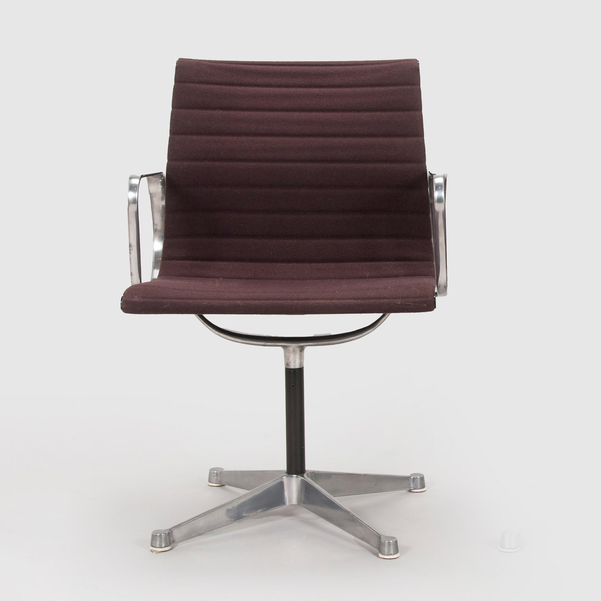 Charles & Ray Eames, työtuoli, malli EA 108, Herman Miller, 1970-luku.