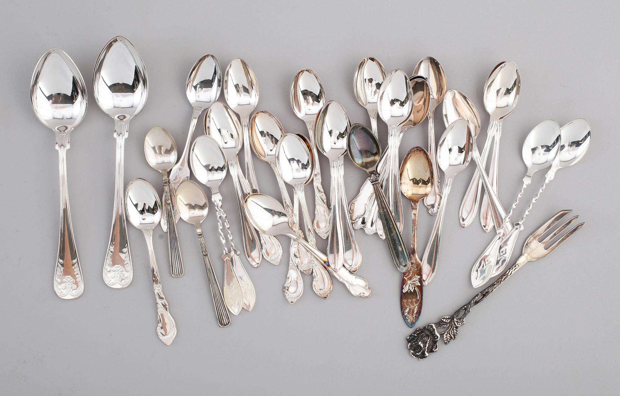 BESTICK, 45 delar, silver, olika modeller, 1900-/2000-tal. Total vikt ca 499 g.