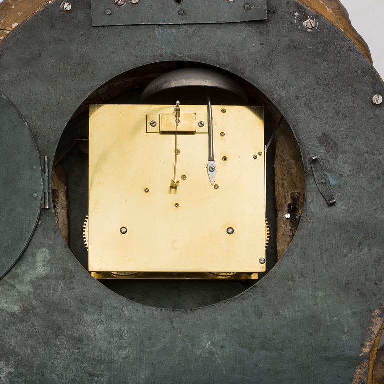 A late gustavian wall clock, signed Beurling, Stockholm. Late 18th / early 19th century.