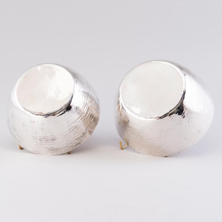 TAPIO WIRKKALA, skålar 2 st, silver Hopeakeskus/Kultakeskus, Tavastehus 1966 och 1986.