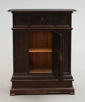 SKÅP, renässansstil, 1800-tal.