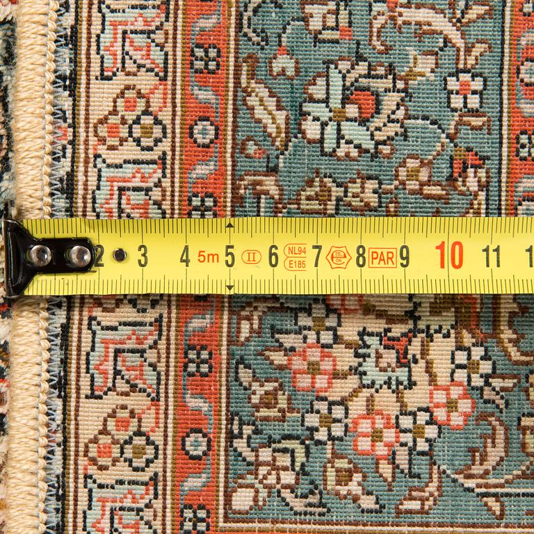 A rug, Oriental, silk, Ca. 151x95 cm.