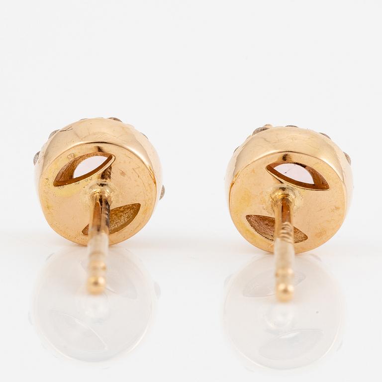 Örhängen 18K guld med morganiter och små briljantslipade diamanter.