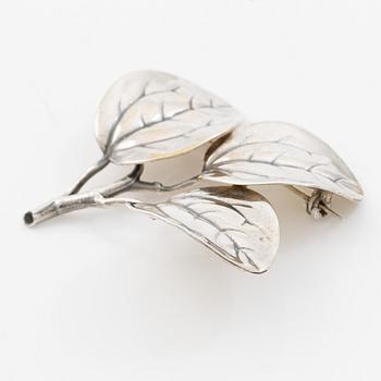 Brosch, Gustaf Dahlgren & Co, silver i form av lövkvist, 50-tal.