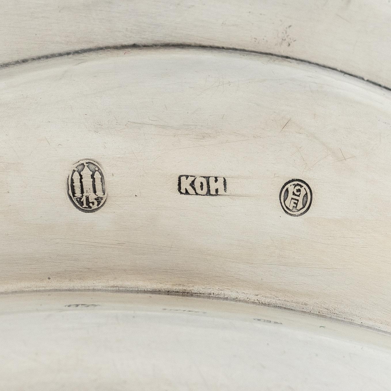 A par of Danish silver dishes, 1915-1916.