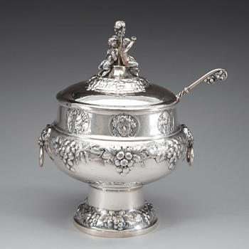 A Norwegian early 20th century parcel-gilt punsh-bowl, makers mark of M. Aase.