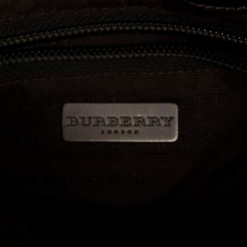 VÄSKA och NECESSÄR, Burberry.