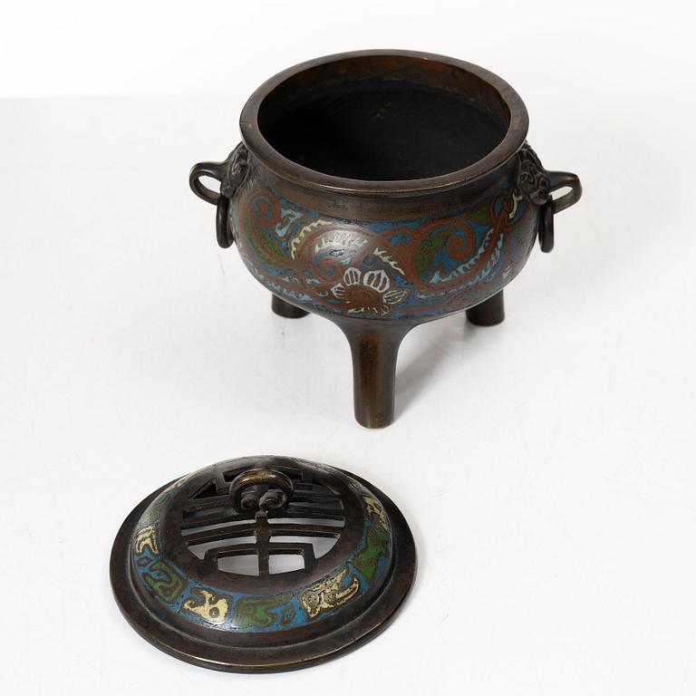Rökelsekar, cloisonné. Japan, Meiji (1868-1912).