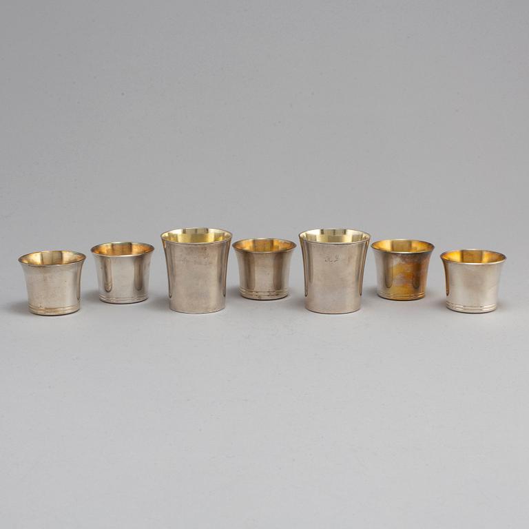 5+2 silver beakers, ohan Carlsson, Norrköping 1836 and K. Torndals Juvelerare, Stockholm 1970-75.