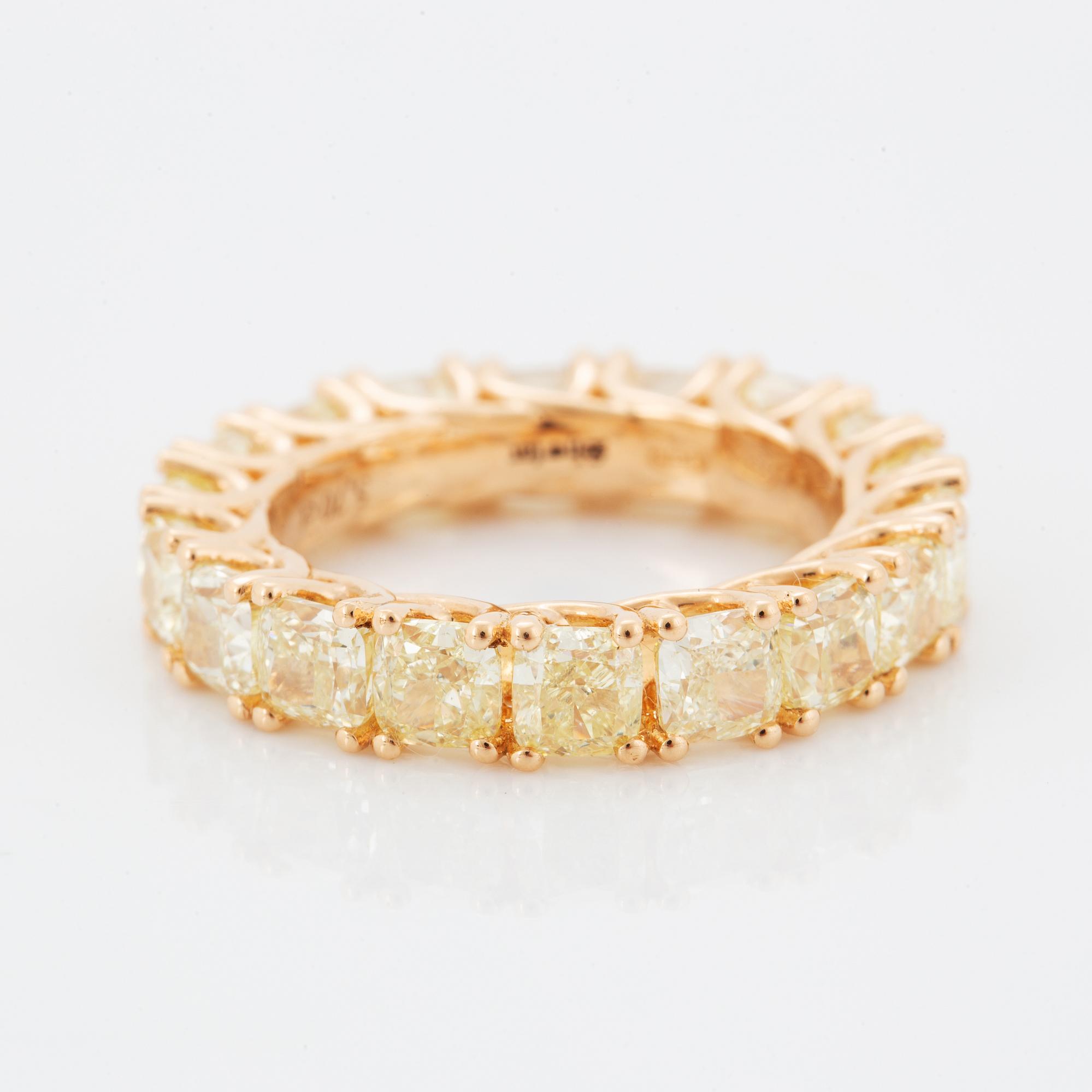 Alliansring, med cushionslipade gula diamanter.