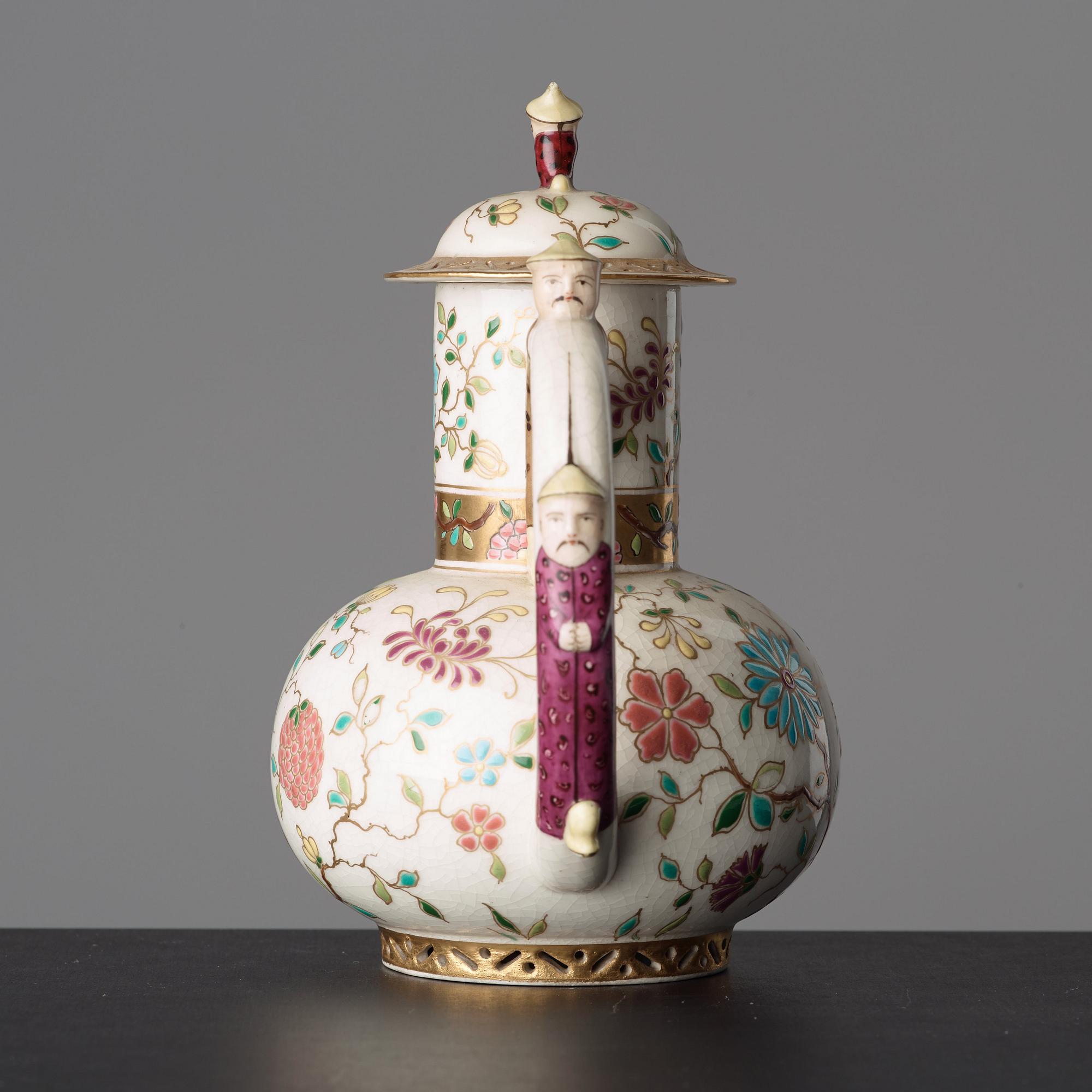 TEKANNA med LOCK, flintgods. Omärkt, möjligen Rörstrand, 1800-tal.