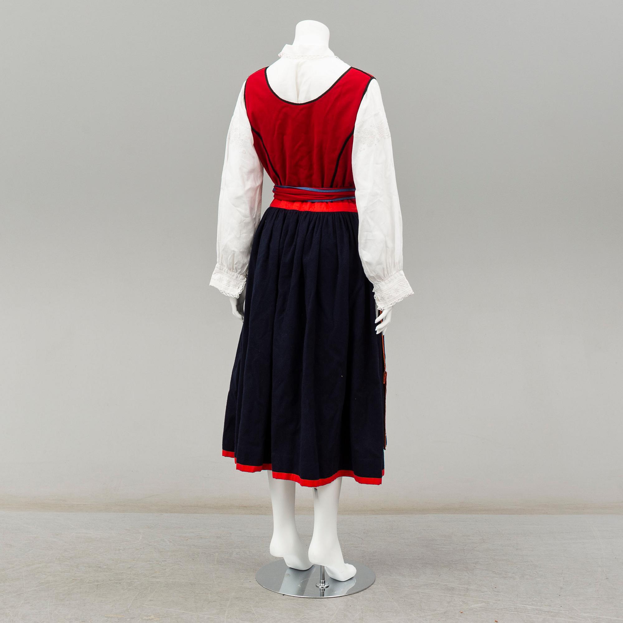 A traditional Swedish dress from Värend.