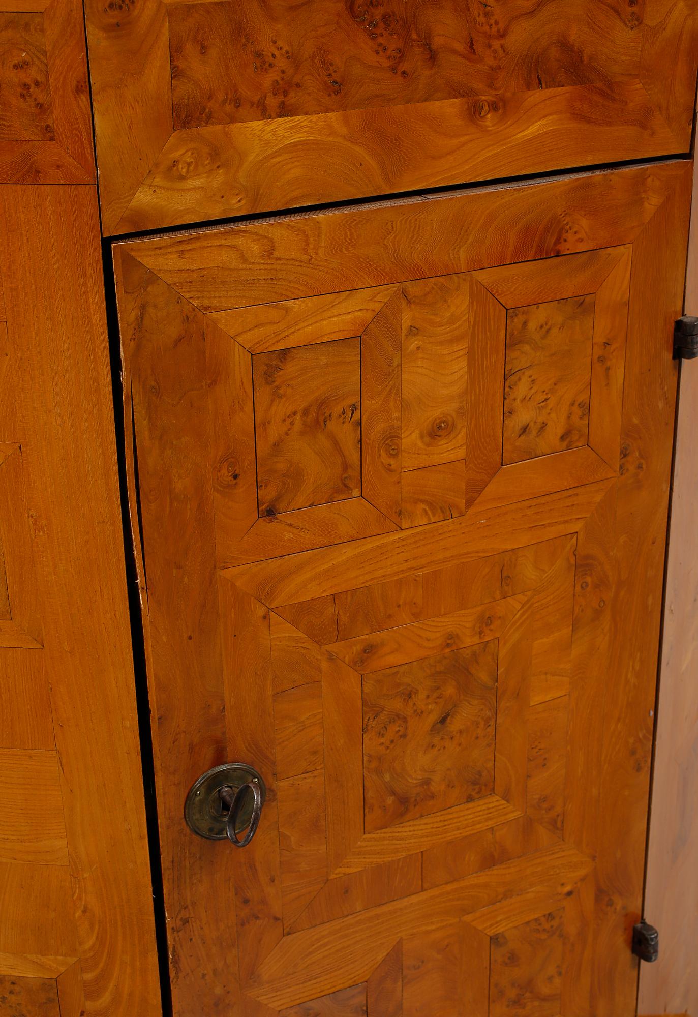 HÄNGSKÅP, 1800-tal.