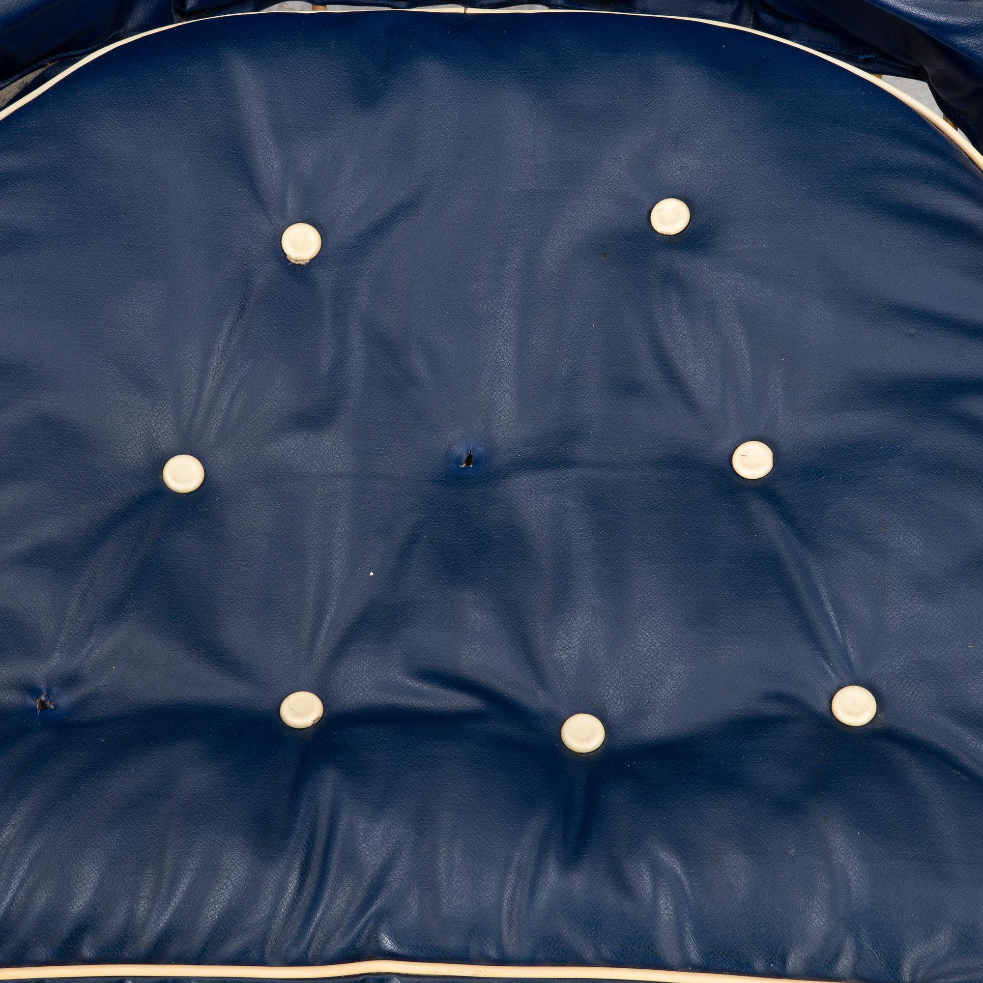 Seating group, 4 pieces, mid-20th century.