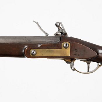 Flintlåsgevär svenskt, m/1815 med bajonett.
