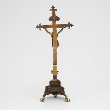 An 18th century bronze crucifix.