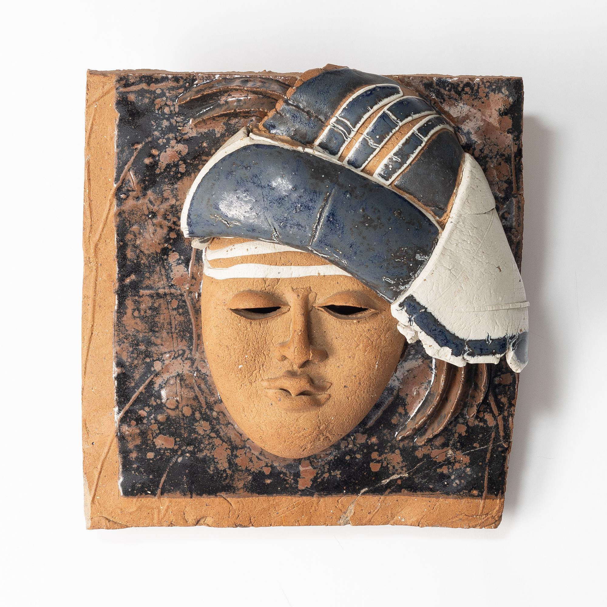 Kerstin Hörnlund, Wall relief, stoneware.