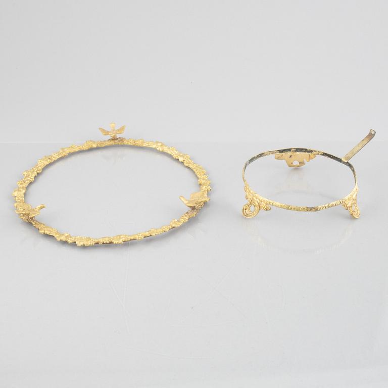 A dish and a pair of pots, porcelain, Japan, early 20th century.