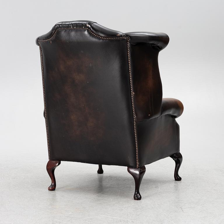 Fåtölj, engelsk stil, 1900-talet andra häkft.