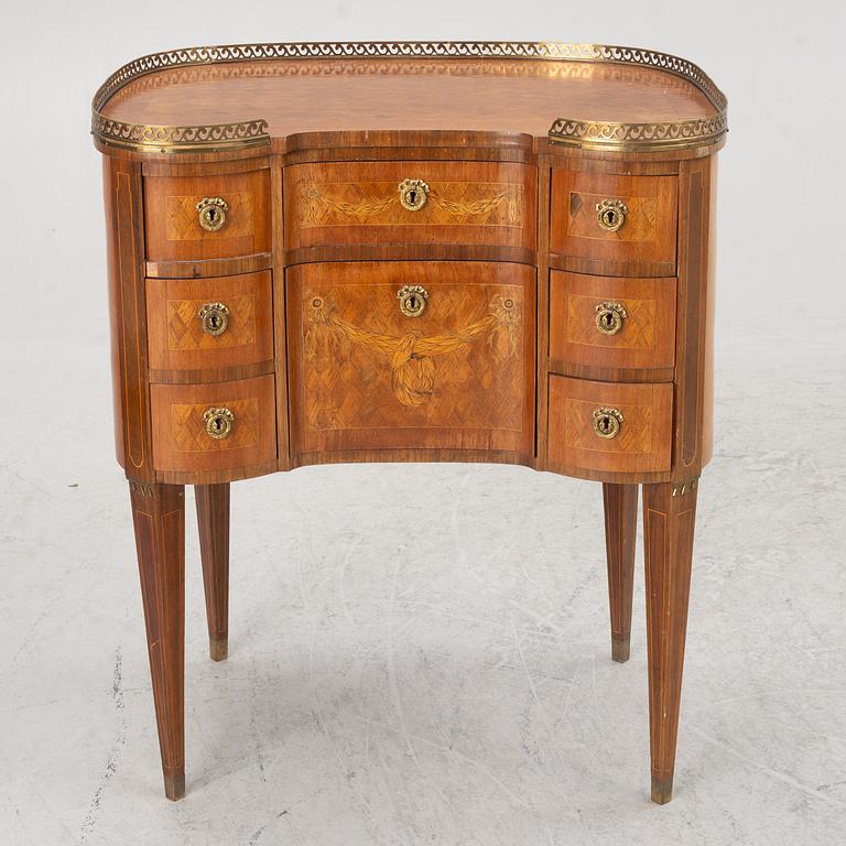 A Louis XVI-Style Chest of Drawers, early 20th Century.