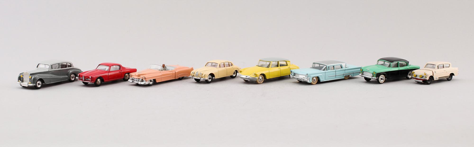LEKSAKER, 8 st, Dinky Toys, Meccano LTD, England, 1900-talets mitt.