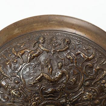 Tazza, bronze, circa 1900.