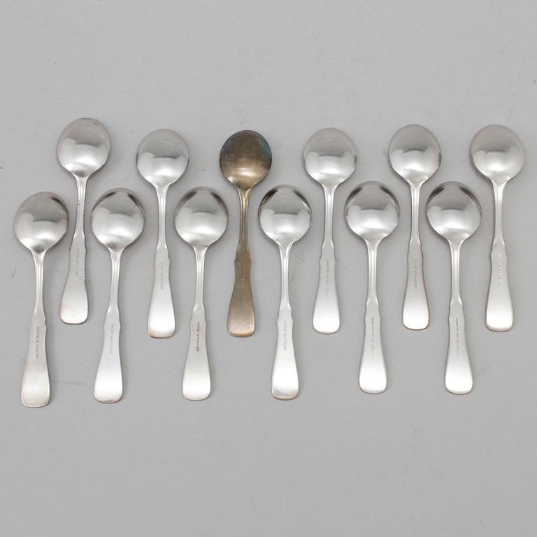 A SET OF TWELVE SILVER COFFEE SPOONS, 1970/80. Weight ca 170 g.