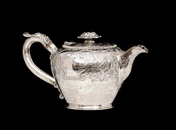 TEKANNOR, 3 st, silver, England, 1800-tal. C:a 1460 g.
