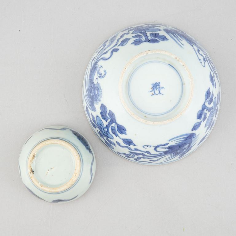 A group of four blue and white vessels, China, 17th/18th century.