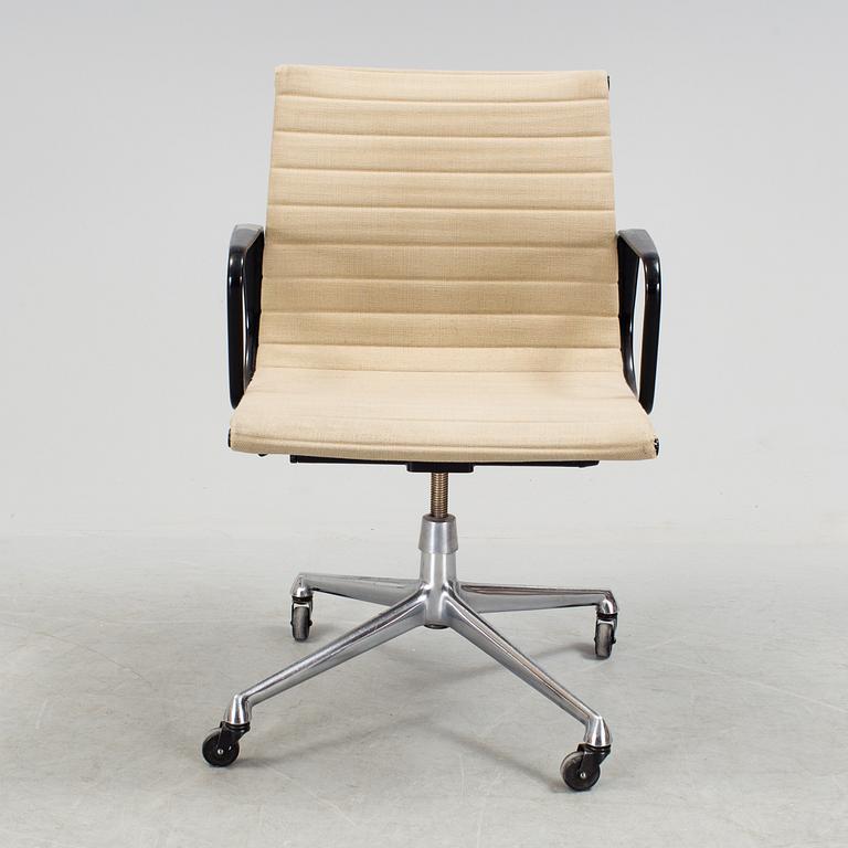 An EA 108 office chair by Charles and Ray Eames for Ring Möbelfabrik, Norway.