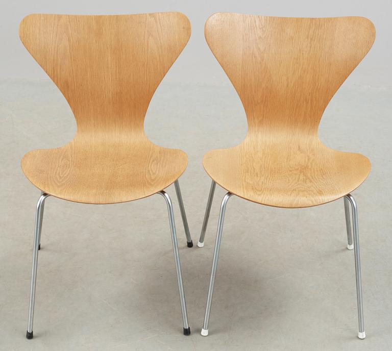 STOLAR, ett par, "Sjuan" Arne Jacobsen, Fritz Hansen.