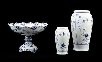 SERVISDELAR, 28 st, porslin, "Musselmalet", Bing & Gröndahl samt Royal Copenhagen, 1900-talets andra hälft.