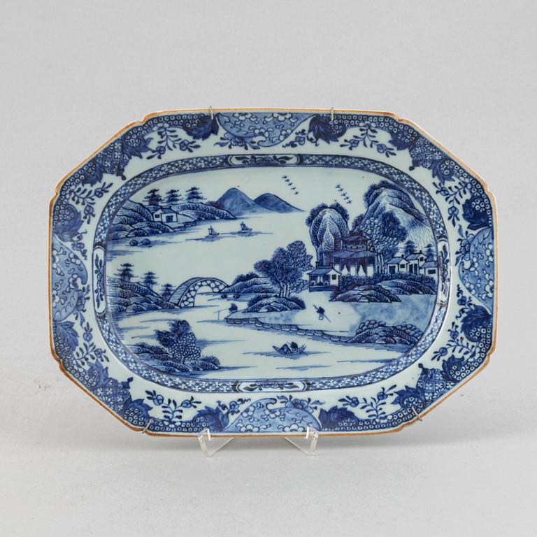 Two blue and white export porcelain serving dishes, Qing dynasty, Qianlong (1736-95).